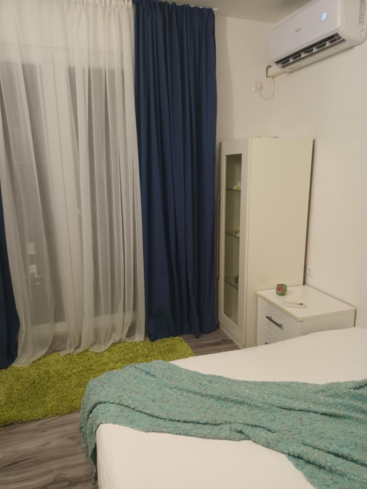 Apartment Emi4 *
